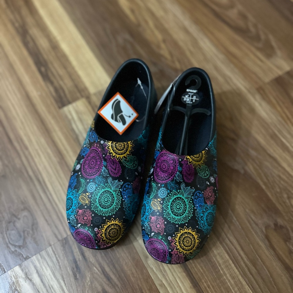 NWT Women’s Crocs